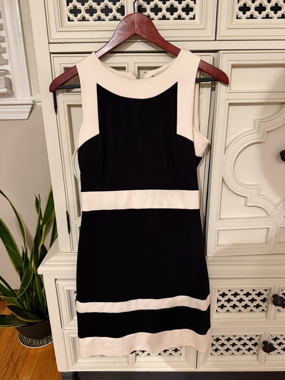 White House Black Market Black and Cream Colorblock Midi Sheath Dress